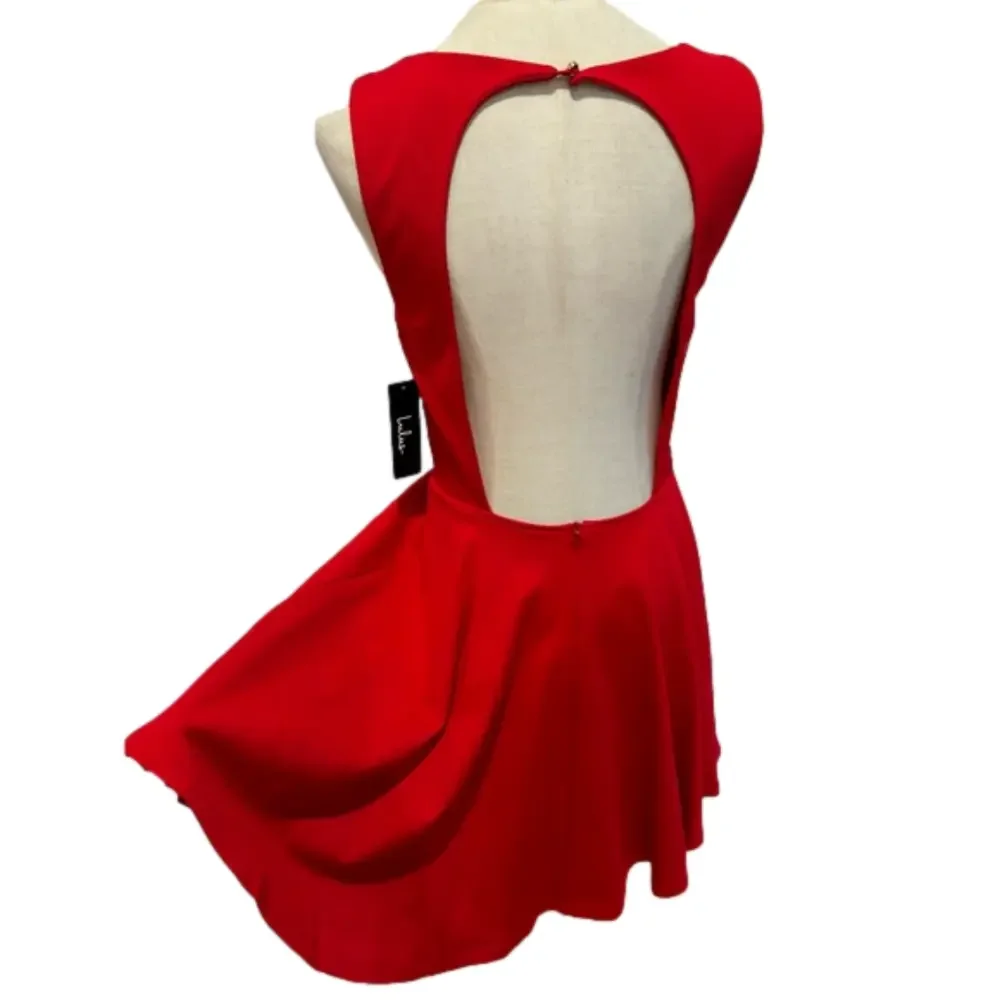 NWT RED BACKLESS LIVING FOR LOVE ROMANCE FIT & FLARE MINI DRESS LINED LULUS M - Picture 3 of 10